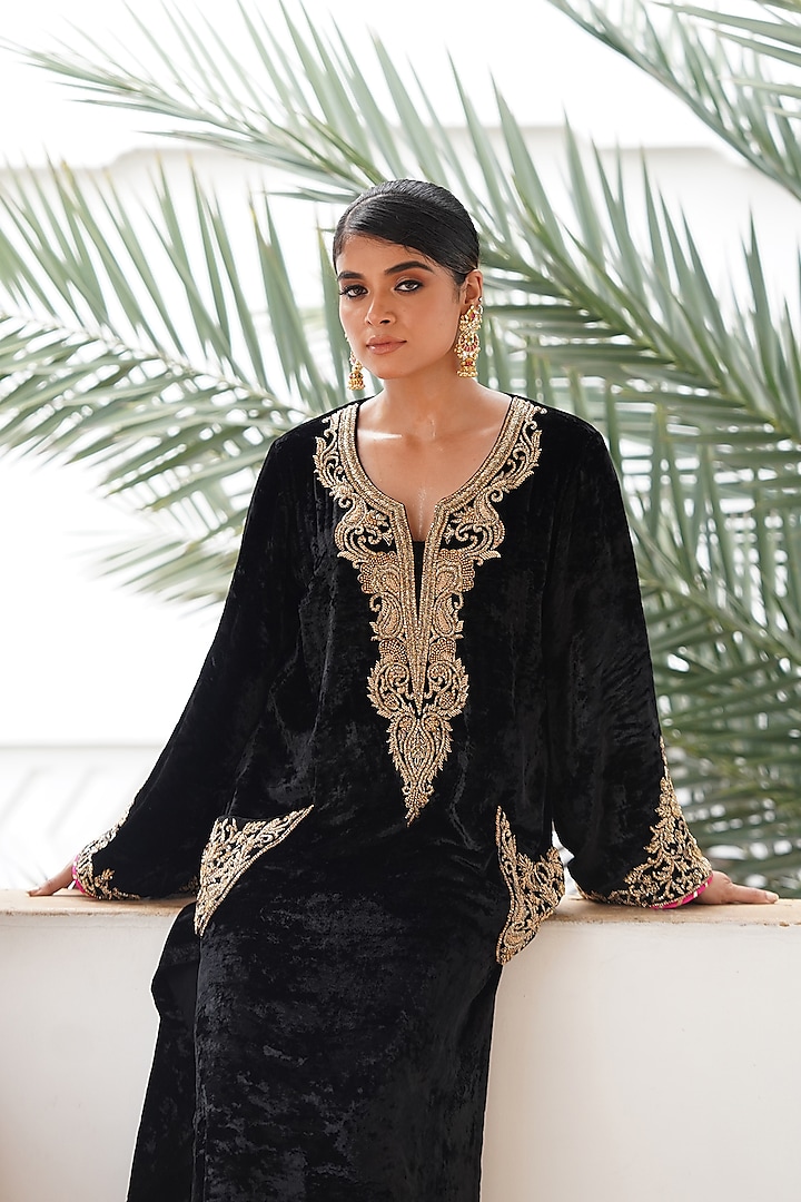 Black Velvet Aari & Zardosi Hand Embroidered Kurta Set by Gul by Aishwarya at Pernia's Pop Up Shop