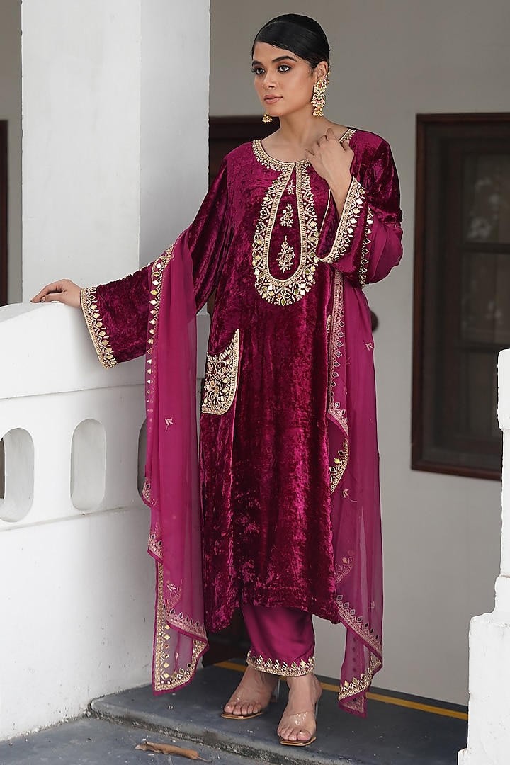 Monochrome Plum & Deep Pink Velvet Mirror Hand Embroidered Kurta Set by Gul by Aishwarya at Pernia's Pop Up Shop