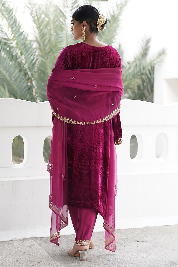Monochrome Plum & Deep Pink Velvet Mirror Hand Embroidered Kurta Set by Gul by Aishwarya at Pernia's Pop Up Shop
