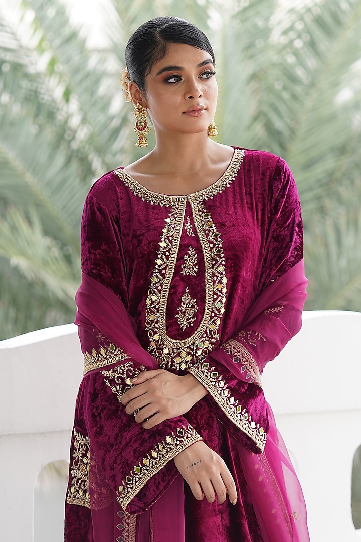 Monochrome Plum & Deep Pink Velvet Mirror Hand Embroidered Kurta Set by Gul by Aishwarya at Pernia's Pop Up Shop
