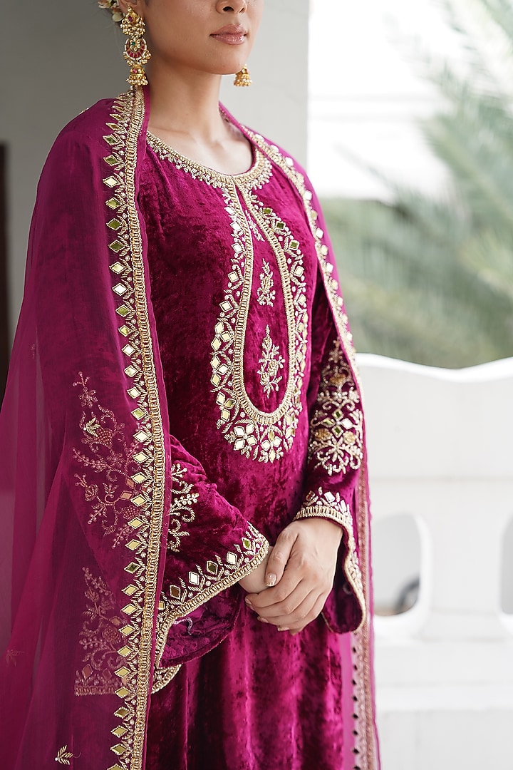 Monochrome Plum & Deep Pink Velvet Mirror Hand Embroidered Kurta Set by Gul by Aishwarya at Pernia's Pop Up Shop