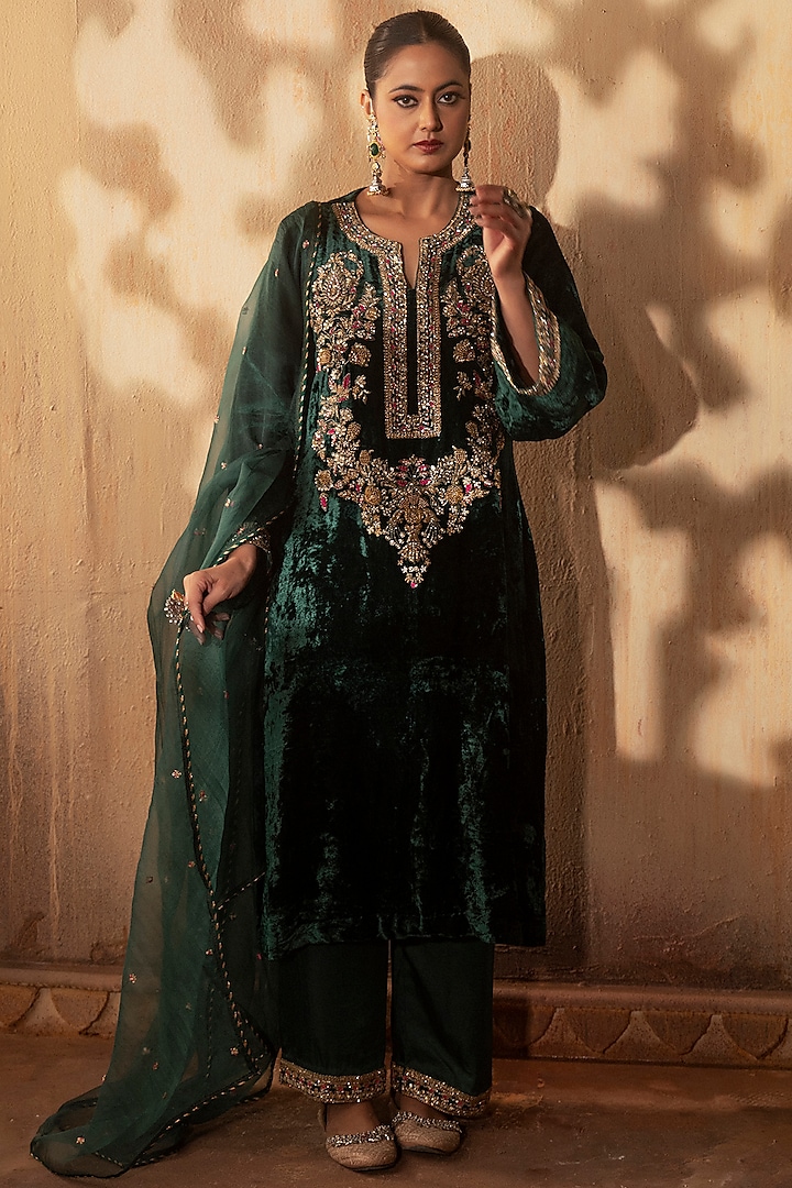 Bottle Green Velvet Hand Embroidered Kurta Set by Gul by Aishwarya at Pernia's Pop Up Shop