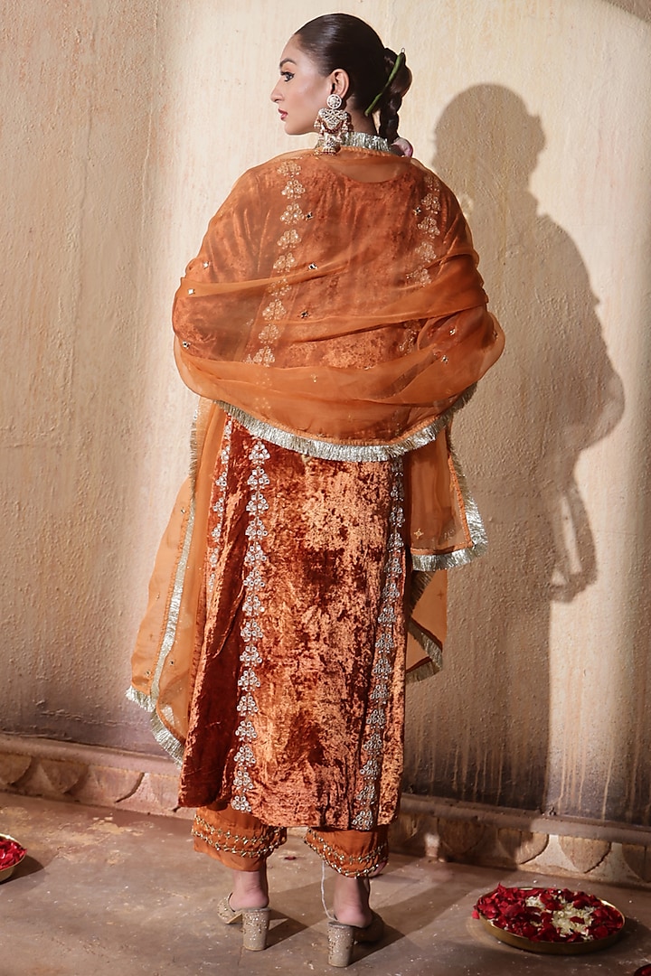 Caramel Velvet Hand Embroidered A-Line Kurta Set by Gul by Aishwarya at Pernia's Pop Up Shop