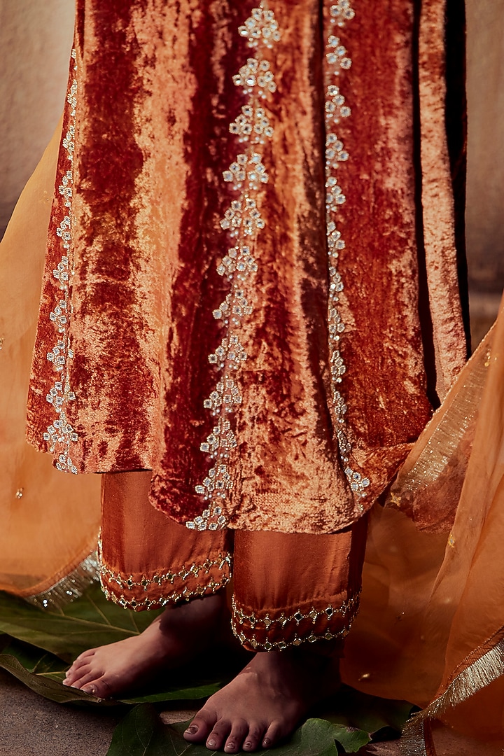 Caramel Velvet Hand Embroidered A-Line Kurta Set by Gul by Aishwarya at Pernia's Pop Up Shop