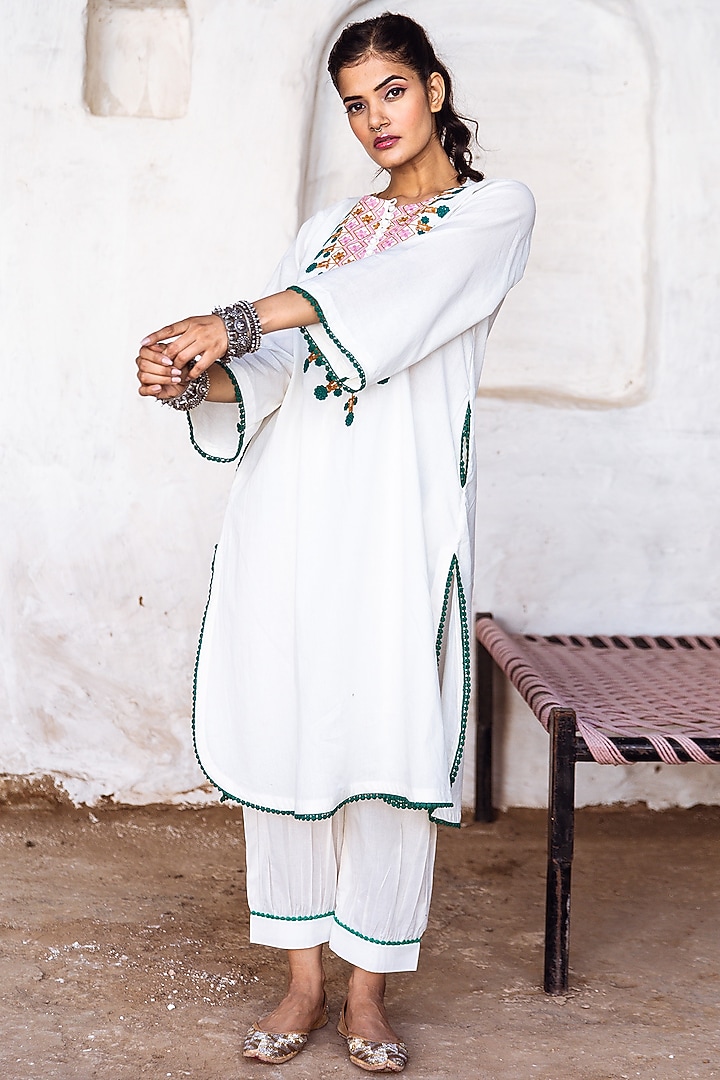 White Cotton Handcrafted Kurta Set by GulaboJaipur by Saloni Panwar at Pernia's Pop Up Shop