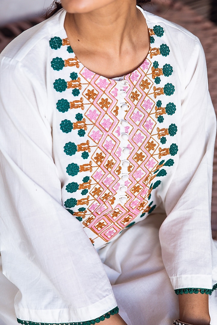 White Cotton Handcrafted Kurta Set by GulaboJaipur by Saloni Panwar at Pernia's Pop Up Shop