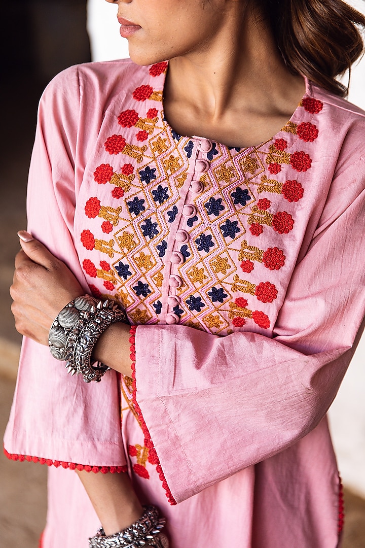 Peach Cotton Handcrafted Kurta Set by GulaboJaipur by Saloni Panwar at Pernia's Pop Up Shop