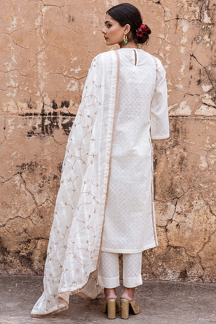 Off-White Cotton Hand Embroidered Kurta Set by GulaboJaipur by Saloni Panwar at Pernia's Pop Up Shop
