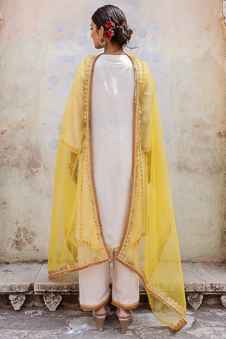 Off-White Muslin Hand Embroidered Kurta Set by GulaboJaipur by Saloni Panwar at Pernia's Pop Up Shop