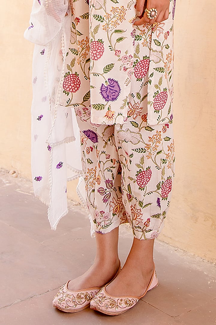 White Block Printed Kurta Set by GulaboJaipur by Saloni Panwar at Pernia's Pop Up Shop