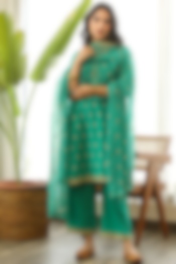 Green Floral Embroidered Handcrafted Kurta Set by GulaboJaipur by Saloni Panwar