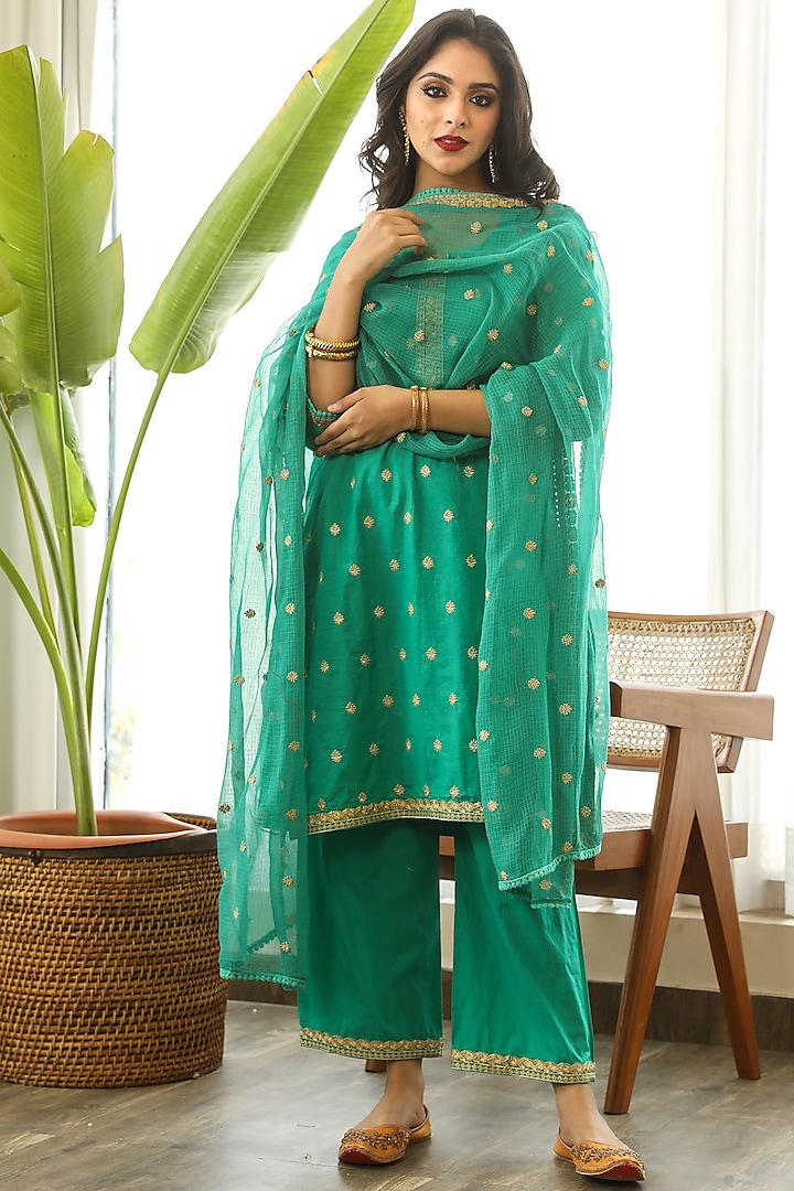Green Floral Embroidered Handcrafted Kurta Set by GulaboJaipur by Saloni Panwar