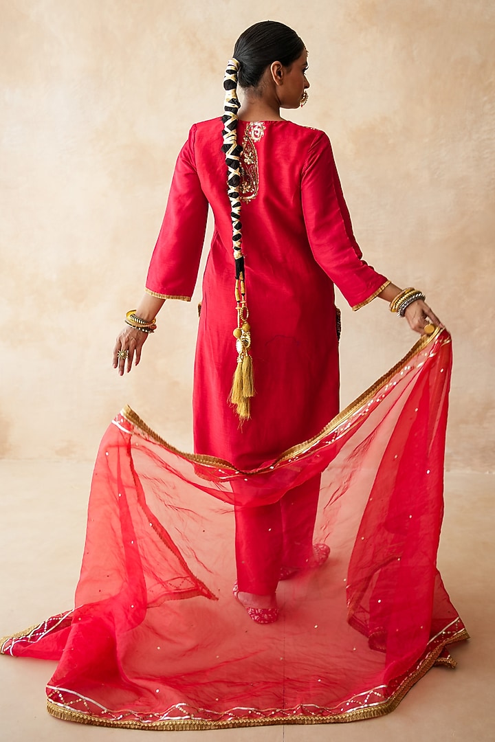 Red Chanderi Zardosi Embroidered Straight Kurta Set by GulaboJaipur by Saloni Panwar at Pernia's Pop Up Shop