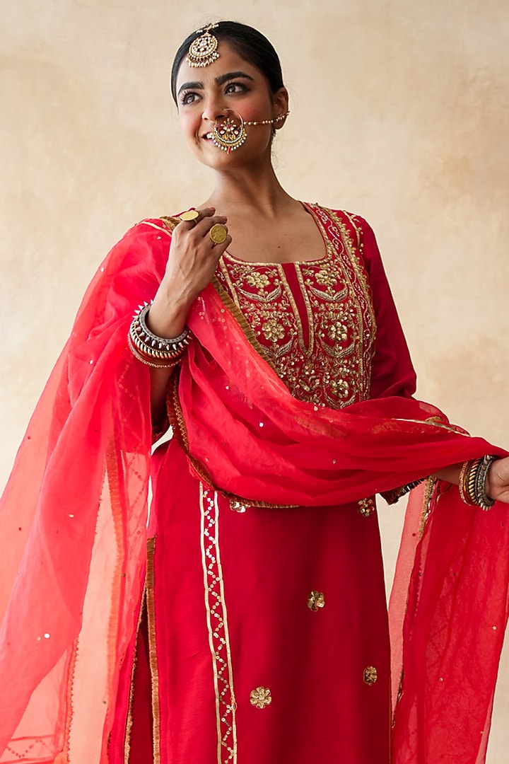 Red Chanderi Zardosi Embroidered Straight Kurta Set by GulaboJaipur by Saloni Panwar at Pernia's Pop Up Shop
