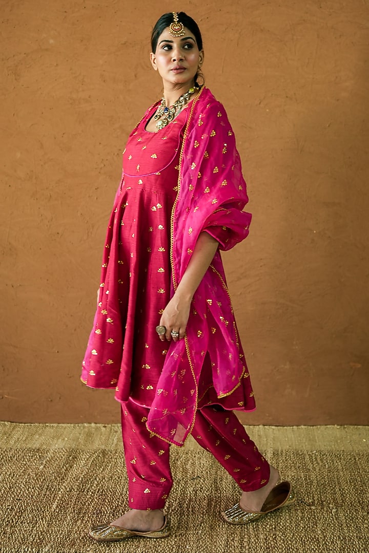 Red Chanderi Aari Embroidered Anarkali Set by GulaboJaipur by Saloni Panwar at Pernia's Pop Up Shop