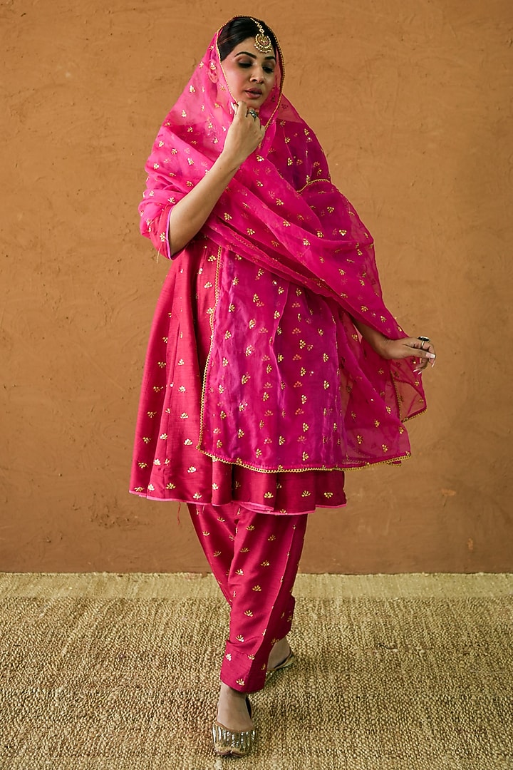 Red Chanderi Aari Embroidered Anarkali Set by GulaboJaipur by Saloni Panwar at Pernia's Pop Up Shop