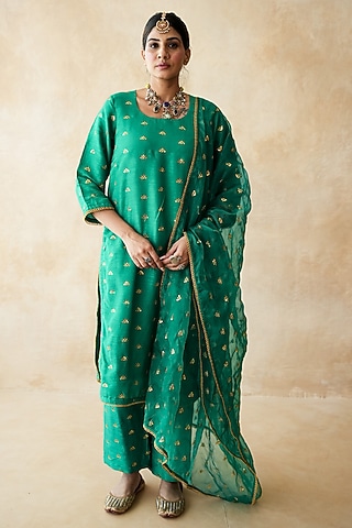 Green Chanderi Aari Embroidered Kurta Set by GulaboJaipur by Saloni Panwar