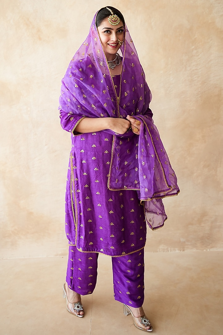Purple Chanderi Aari Embroidered Kurta Set by GulaboJaipur by Saloni Panwar at Pernia's Pop Up Shop