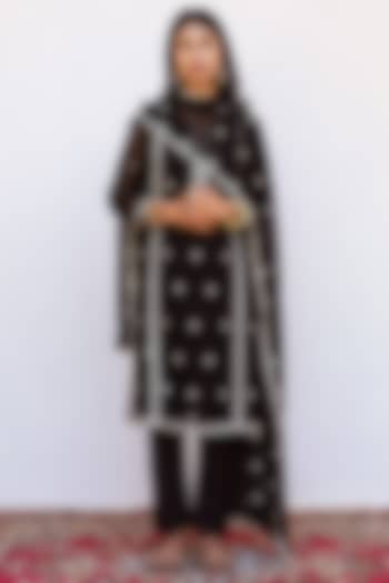 Black Machine Embroidered Straight Kurta Set by GulaboJaipur by Saloni Panwar at Pernia's Pop Up Shop