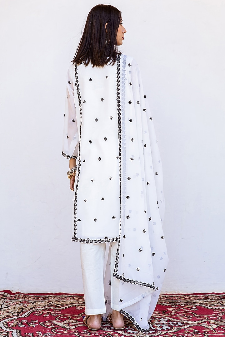 White Georgette Machine Embroidered Straight Kurta Set by GulaboJaipur by Saloni Panwar at Pernia's Pop Up Shop