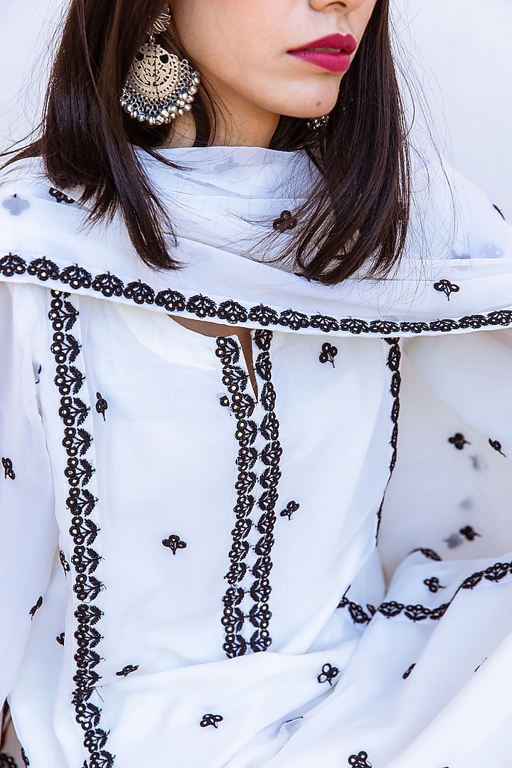 White Georgette Machine Embroidered Straight Kurta Set by GulaboJaipur by Saloni Panwar at Pernia's Pop Up Shop