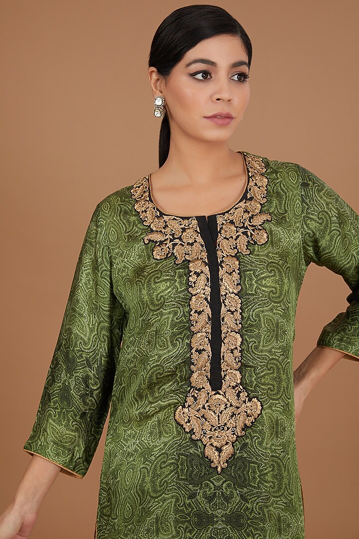 Green Satin Zari Embroidered Kurta by GENDAPHOOL at Pernia's Pop Up Shop