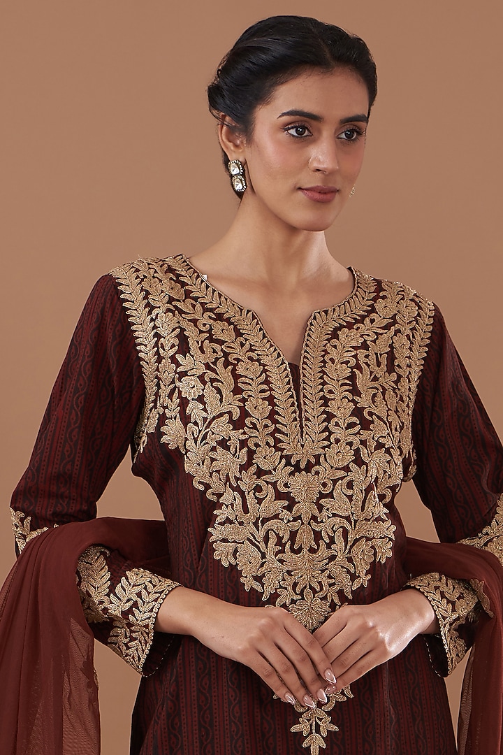 Maroon Cotton Dabu Printed & Dori Embroidered Kurta Set by GENDAPHOOL at Pernia's Pop Up Shop