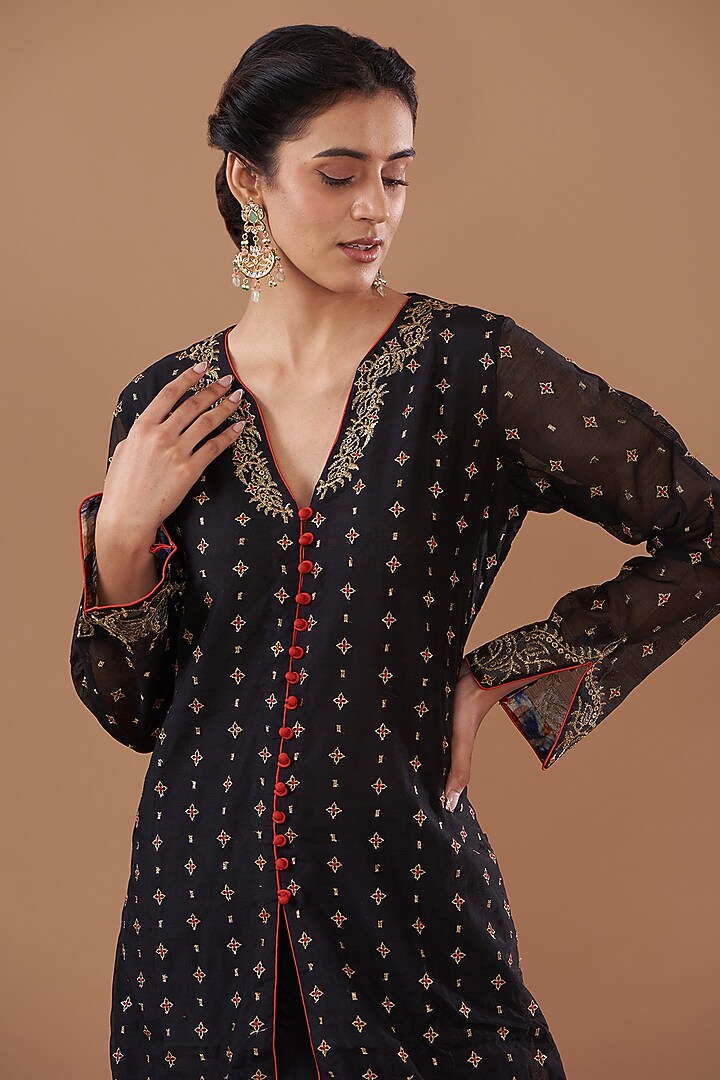 Black Chanderi Zari Embroidered Kurta Set by GENDAPHOOL at Pernia's Pop Up Shop