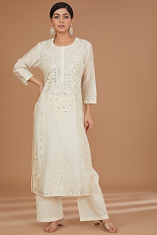 White Chanderi & Cotton Mirror Embroidered Kurta Set by GENDAPHOOL