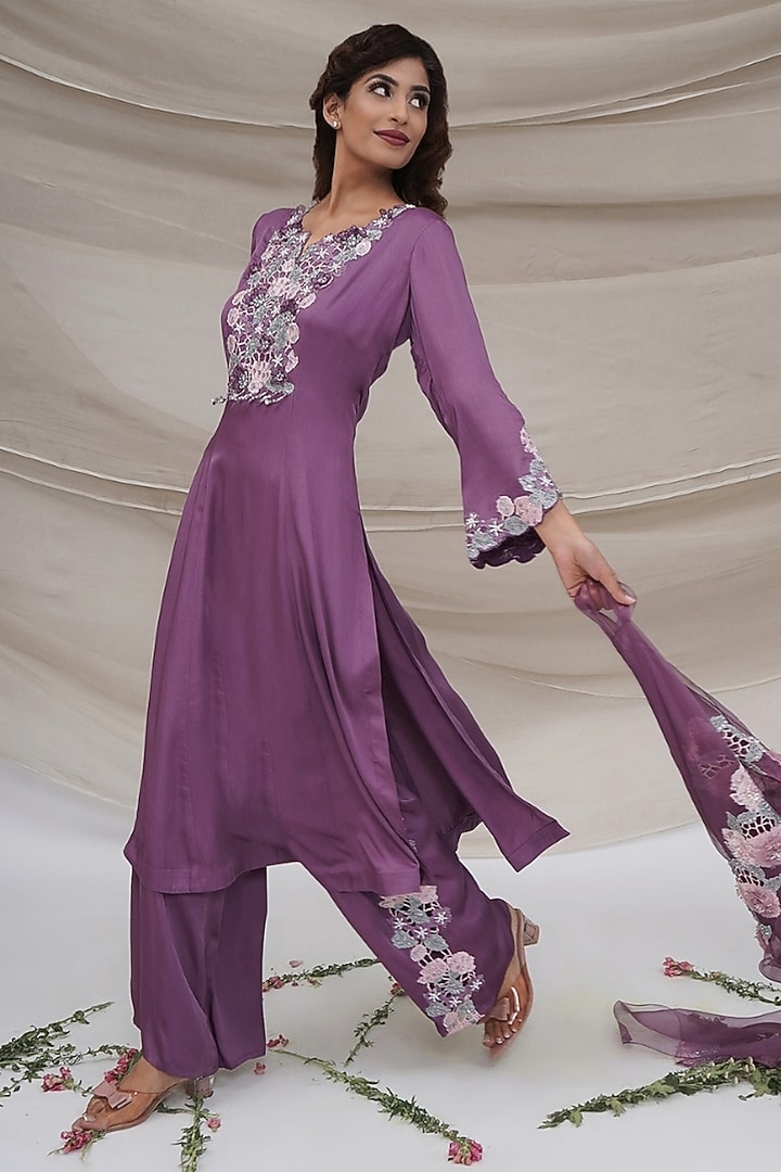 Lavender Modal Silk Floral Embroidered Kurta Set by GEE SIN by Geetanjali Singh at Pernia's Pop Up Shop