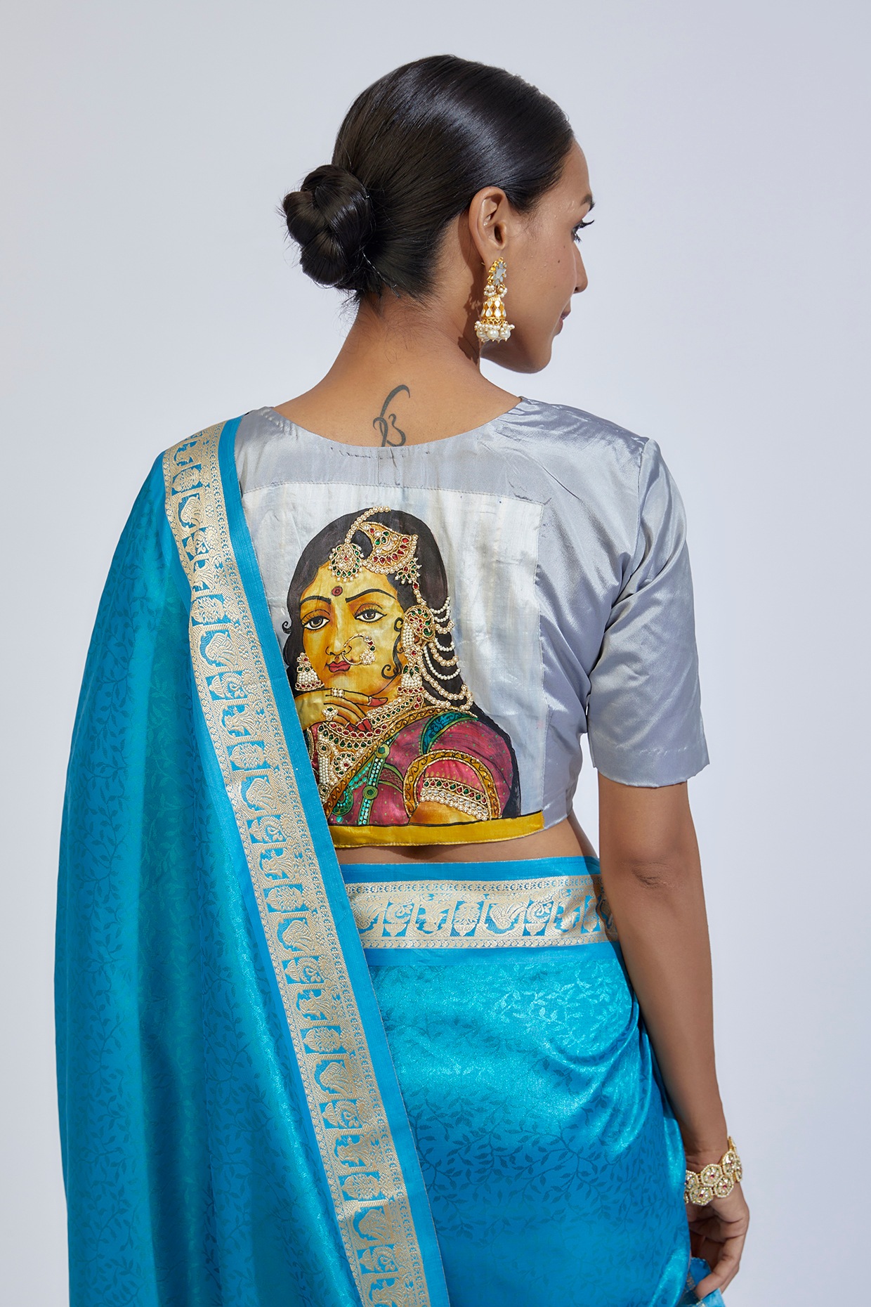 Amazon.com: Bishnupuri Baluchari/Swarnachari Silk Saree | Bengal Traditional  Handloom Saree with Blouse Piece | Pure Meenakari Design - Beige :  Clothing, Shoes & Jewelry