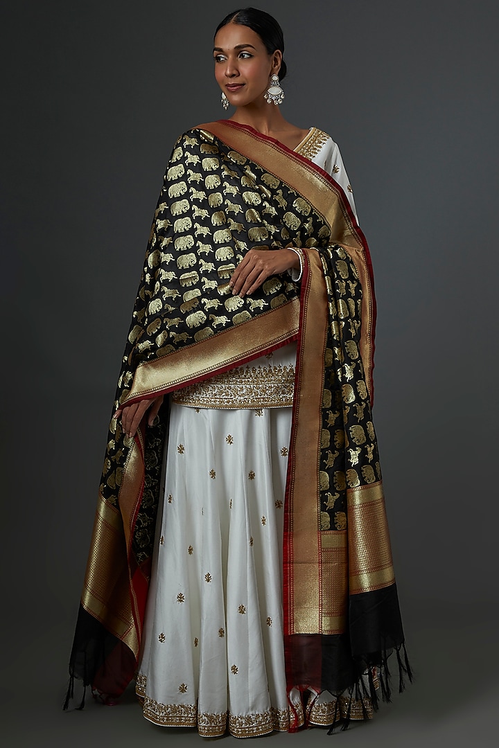 Black & Gold Banarasi Stole by Label GehnaSamah at Pernia's Pop Up Shop