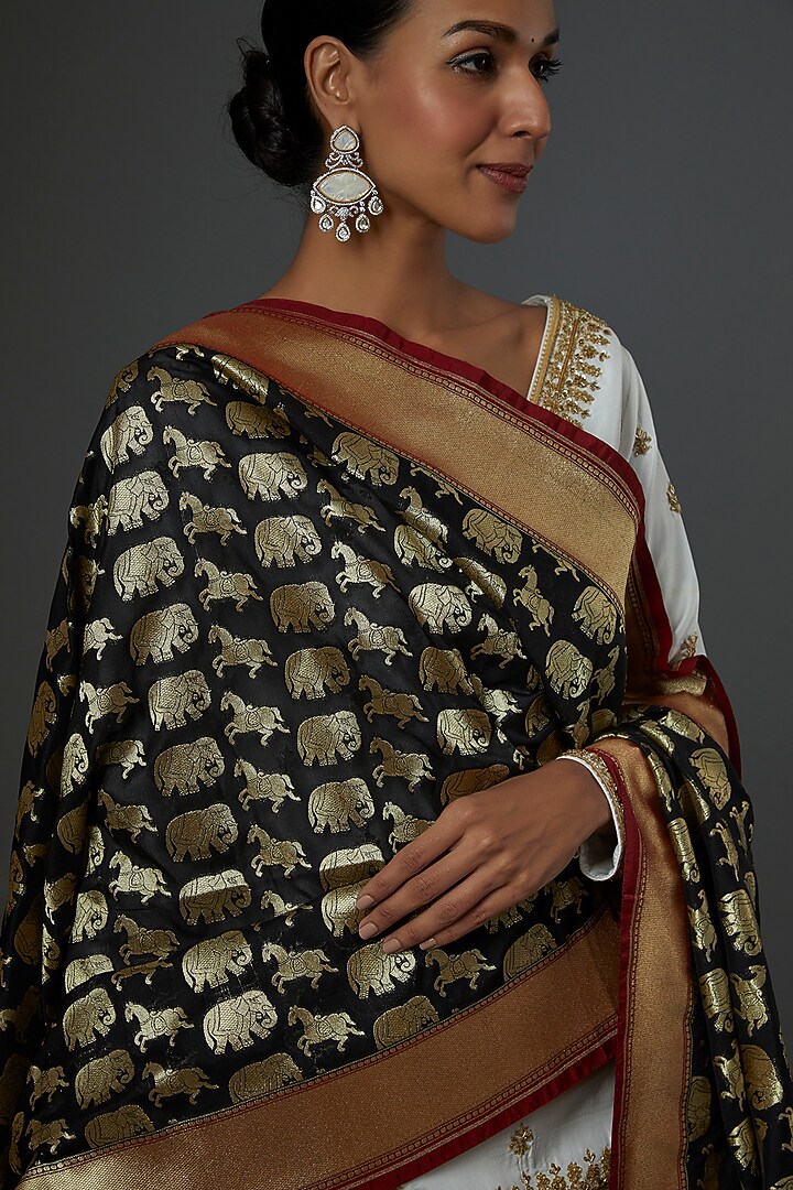 Black & Gold Banarasi Stole by Label GehnaSamah at Pernia's Pop Up Shop