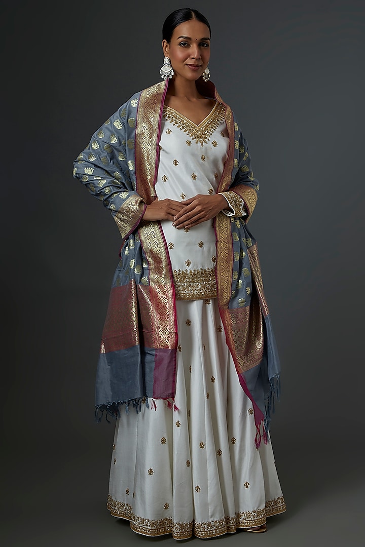 Grey & Magenta Banarasi Silk Stole by Label GehnaSamah