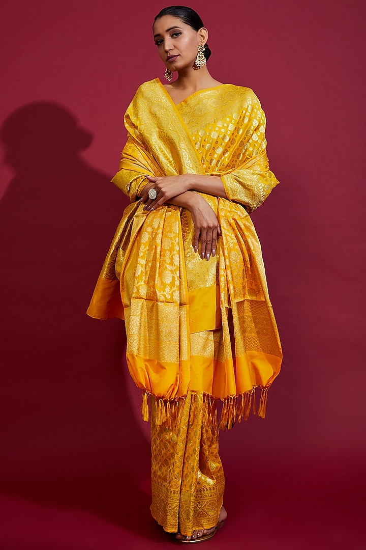 Yellow Pure Silk Banarsi Saree Set by Label GehnaSamah