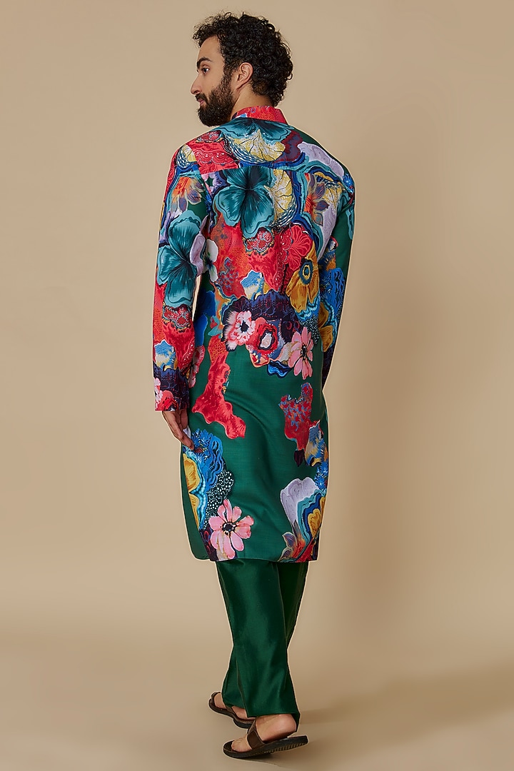Green Muse Silk & Chanderi Floral Printed Kurta Set by Geethika Kanumilli Men at Pernia's Pop Up Shop