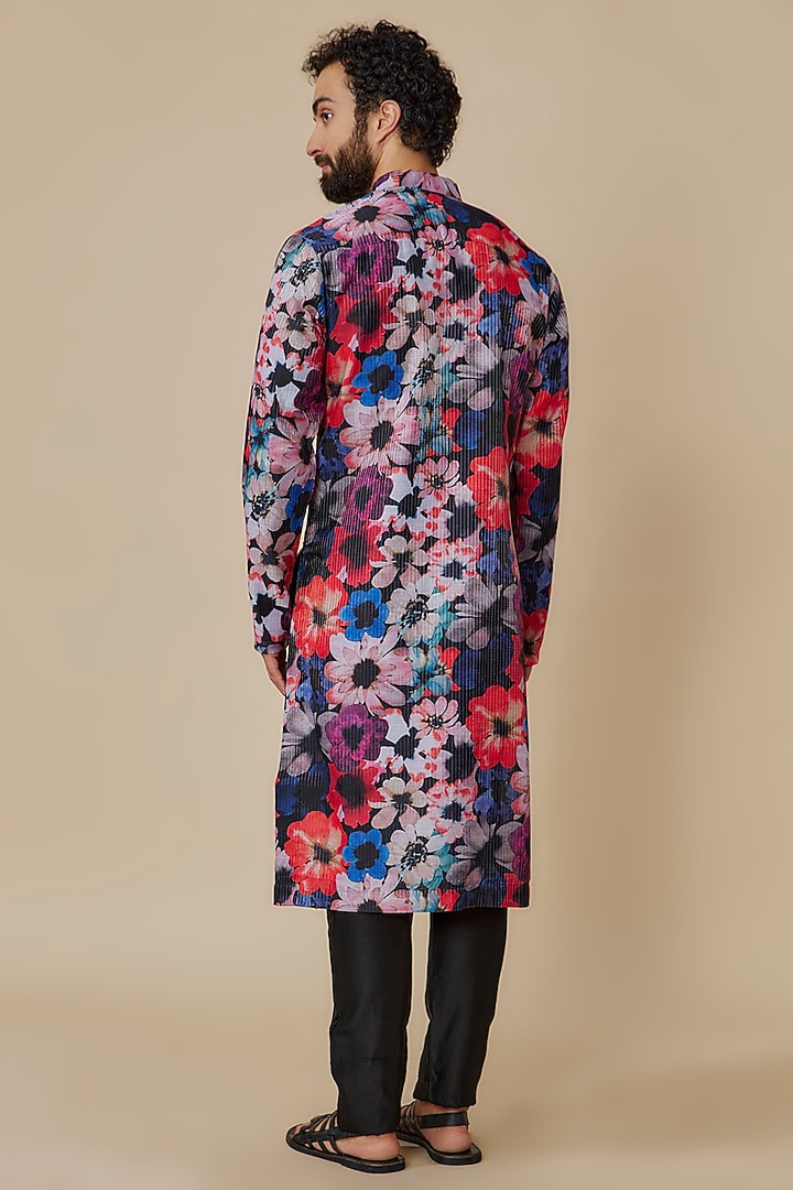 Multi-Colored Muse Silk Floral Printed Kurta Set by Geethika Kanumilli Men at Pernia's Pop Up Shop