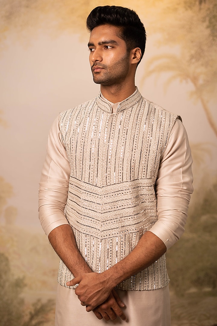 Ivory Chanderi & Raw Silk Bundi Jacket Set by Geethika Kanumilli Men at Pernia's Pop Up Shop