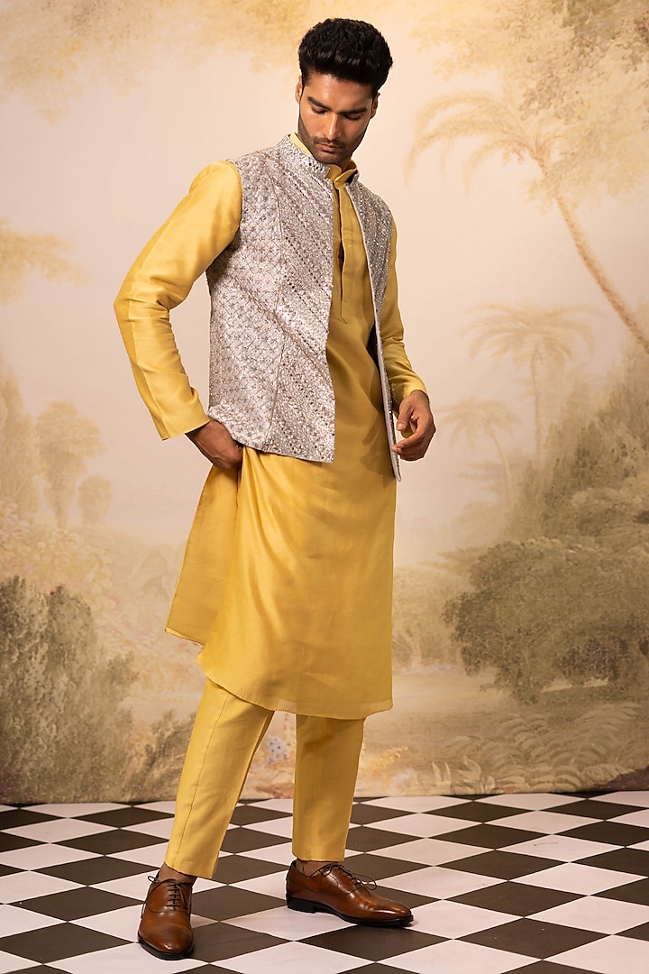 Ivory Chanderi & Raw Silk Bundi Jacket Set by Geethika Kanumilli Men
