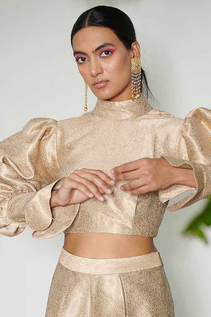 Gold Banarasi Brocade Pant Set by Gg by asha gautam at Pernia's Pop Up Shop