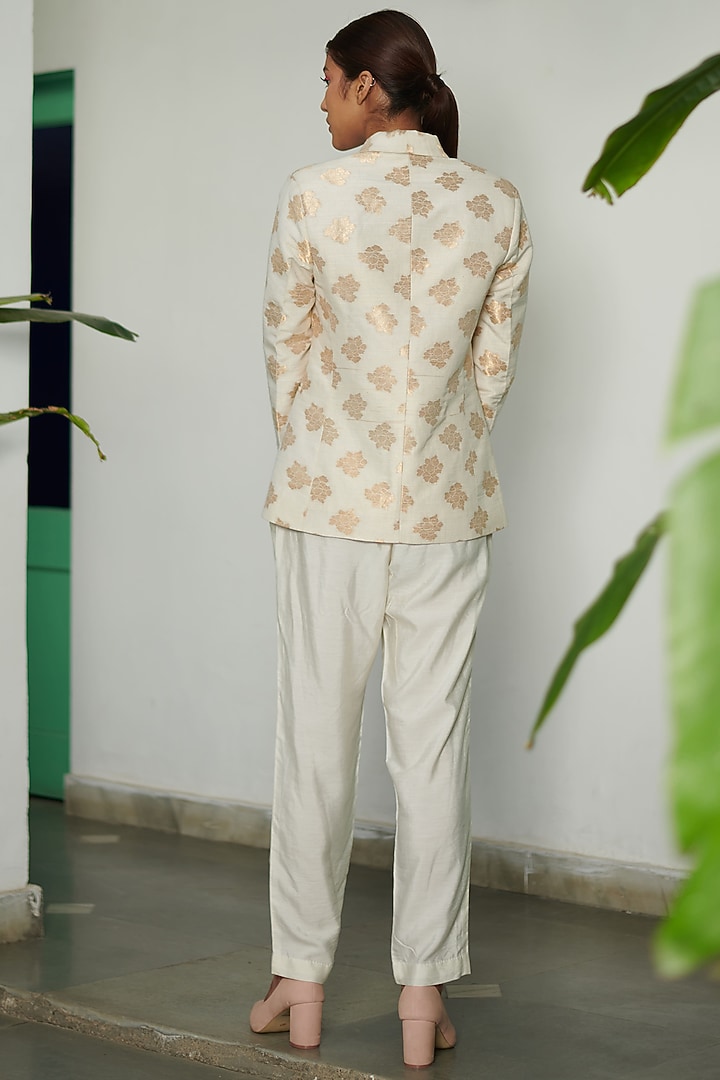 White & Gold Banarasi Brocade Jacket Set by Gg by asha gautam at Pernia's Pop Up Shop