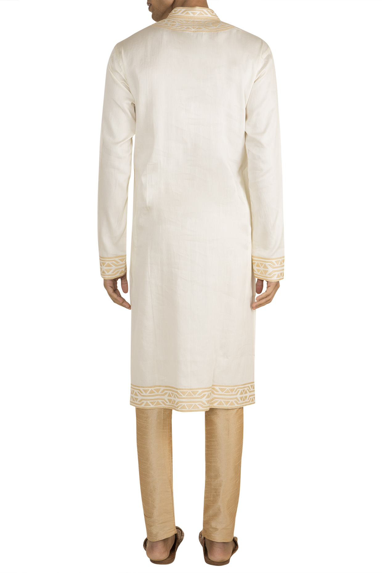 Off White Patchwork Kurta Design By Gagan Oberoi At Pernia S Pop Up Shop 2021