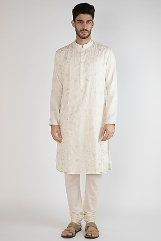 Off White Thread Embroidered Kurta by Gagan Oberoi