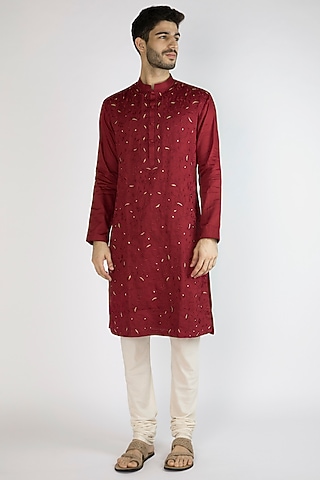 Red Thread Embroidered Kurta by Gagan Oberoi