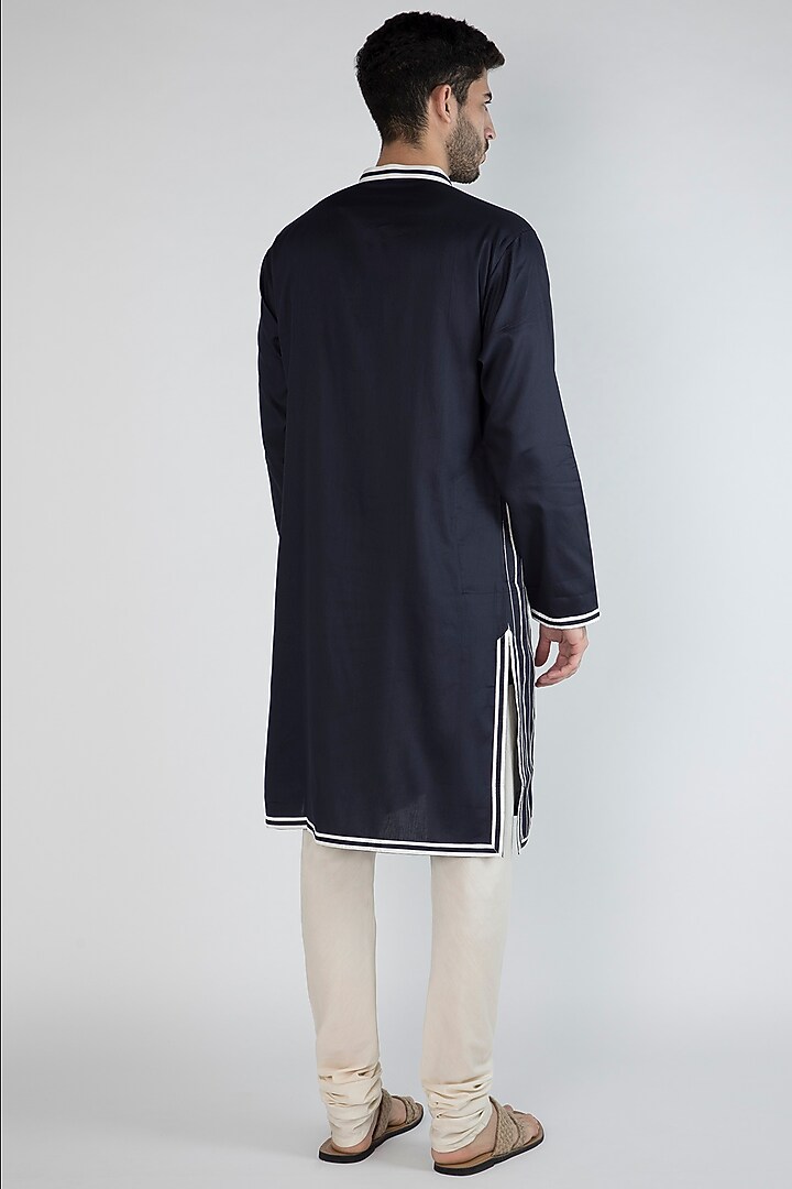 Navy Blue Embroidered Kurta by Gagan Oberoi at Pernia's Pop Up Shop