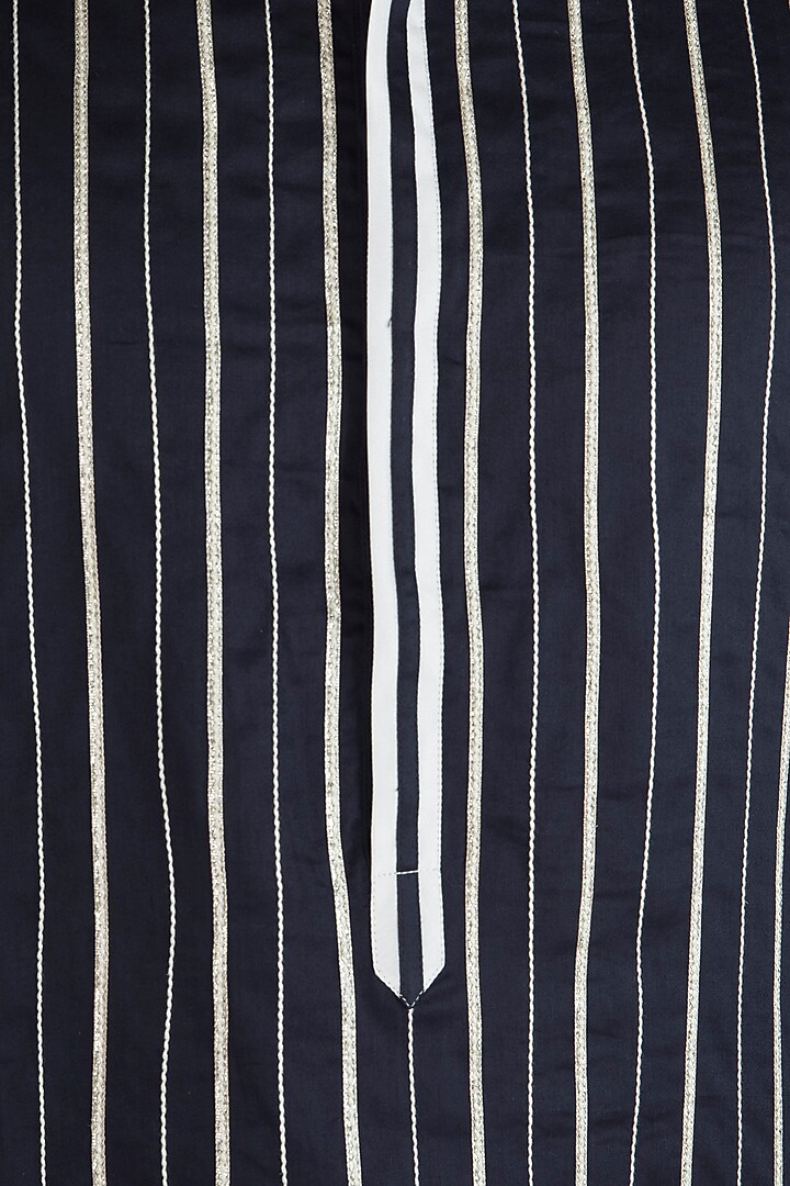 Navy Blue Embroidered Kurta by Gagan Oberoi at Pernia's Pop Up Shop