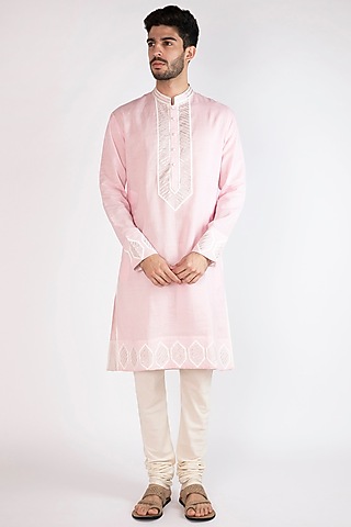 Light Pink Embroidered Kurta by Gagan Oberoi