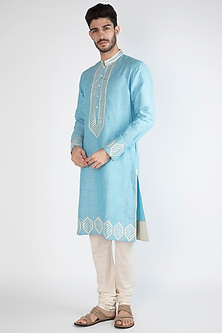 Light Blue Embroidered Kurta by Gagan Oberoi