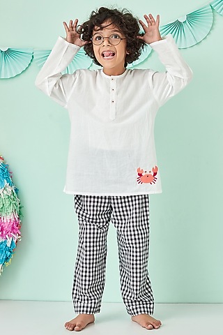 White Cotton Printed Nightsuit by Giggle Buns