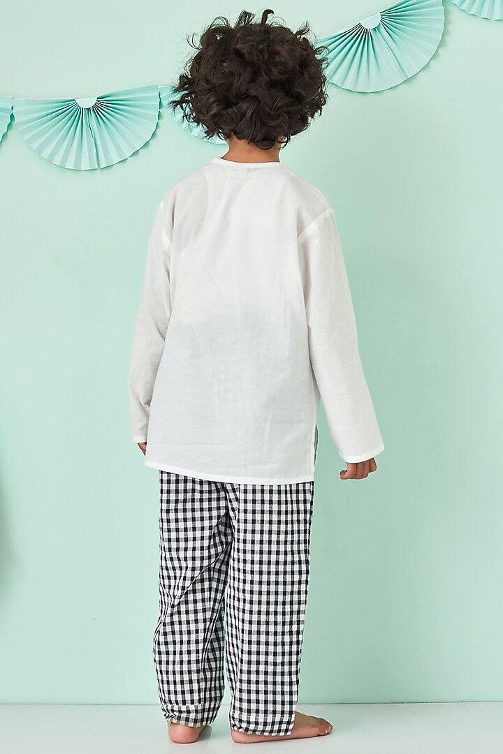 White Cotton Printed Nightsuit by Giggle Buns at Pernia's Pop Up Shop